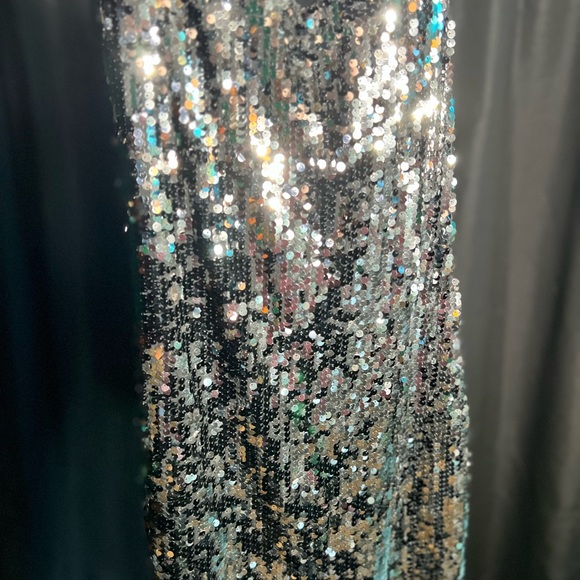 Black & Silver Sequin mini dress - Picture 4 of 5
